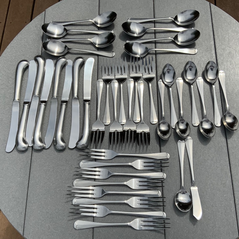 8 Place Settings + Butter & Sugar (42pc) Oxford Hall JAMESTOWN Stainless Japan